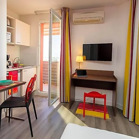 Appart-hotel & Golf Centre 3*