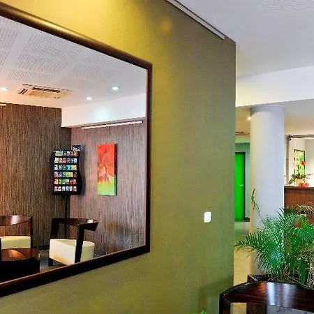 Appart-hotel & Golf Centre 3* 페르피냥